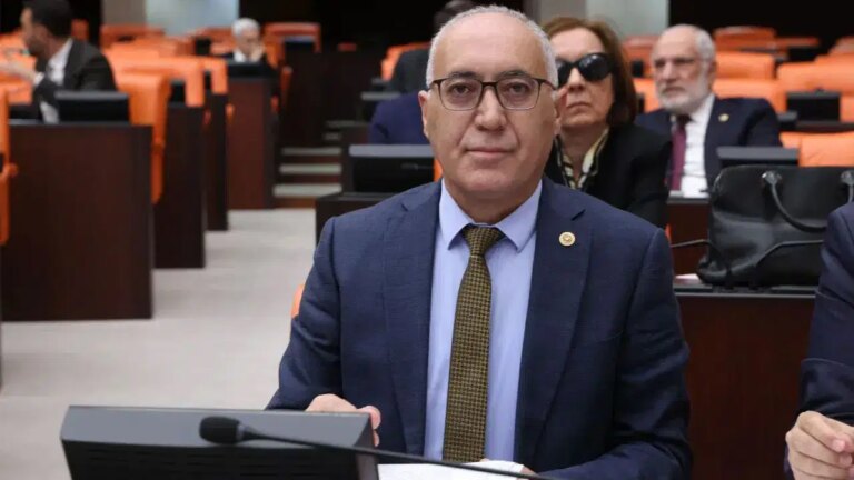 akpye gececegi iddia edilen istanbul milletvekili dogan demir vallahi haberim yok FXYUzzGL