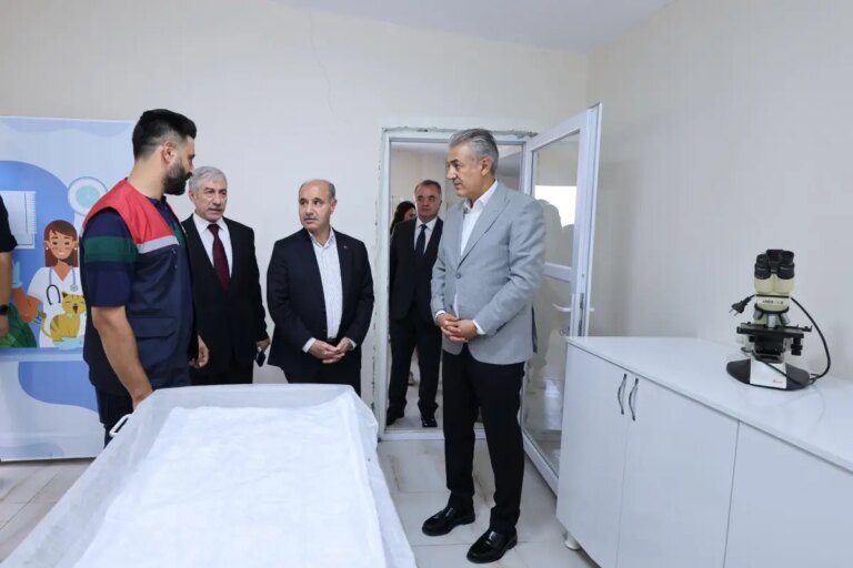 bakan yardimcisi mardinde hayvan bakimevini ziyaret etti U65L1NPe