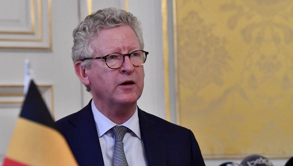 belcikada irkcilik skandali belediye baskani istifa etti 7y8BRIPw