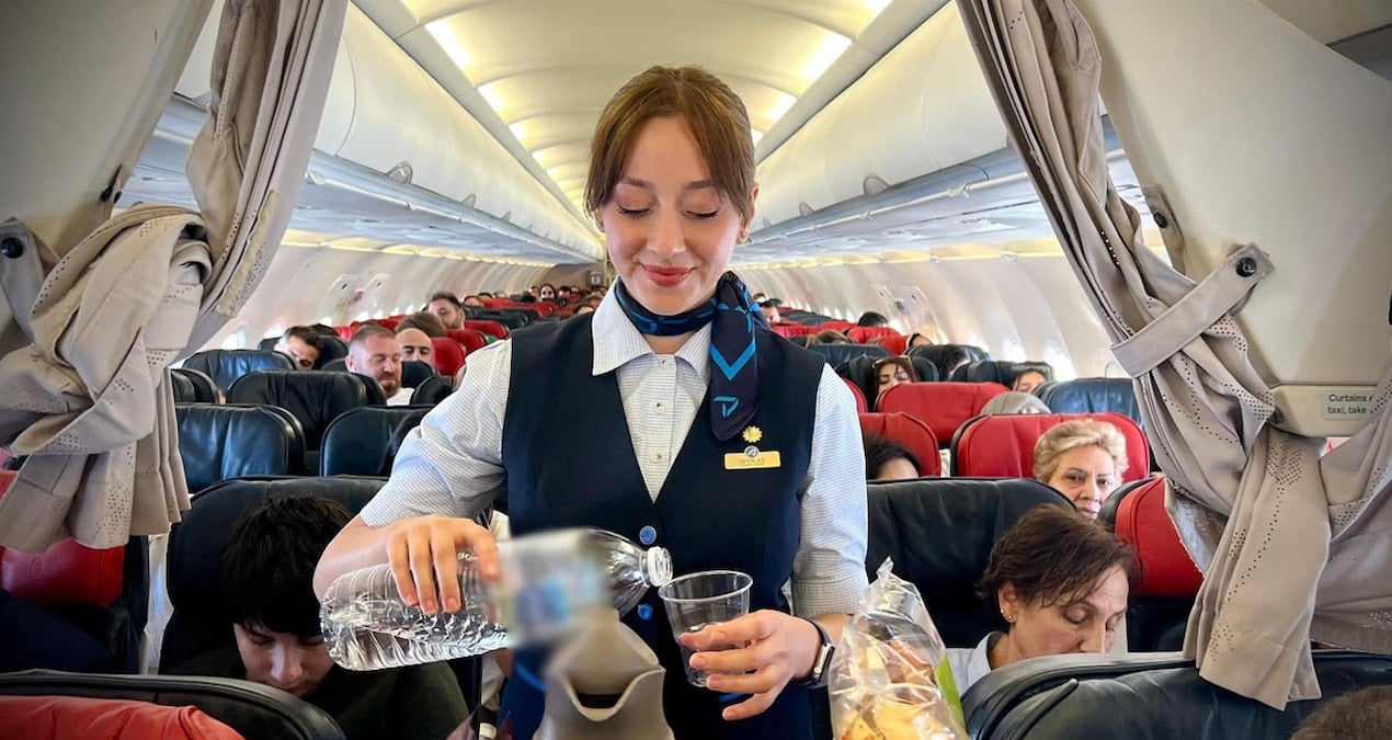 bilet fiyatlari artarken bakan su ikramini hizmet olarak sundu yR7dkQNc