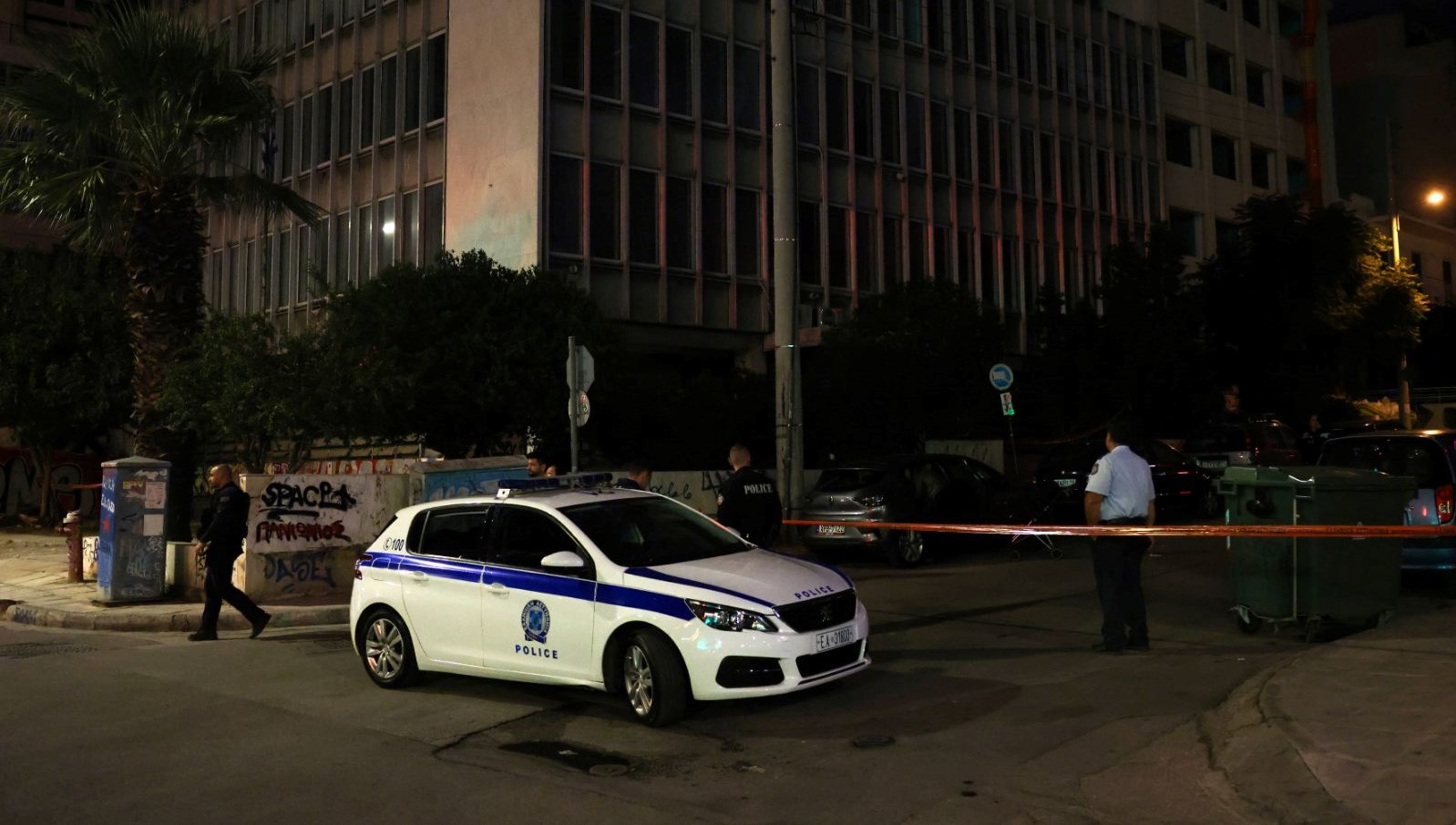 atinada bakanlik binasina piknik tuplu saldiri eN3x3Jig.jpg