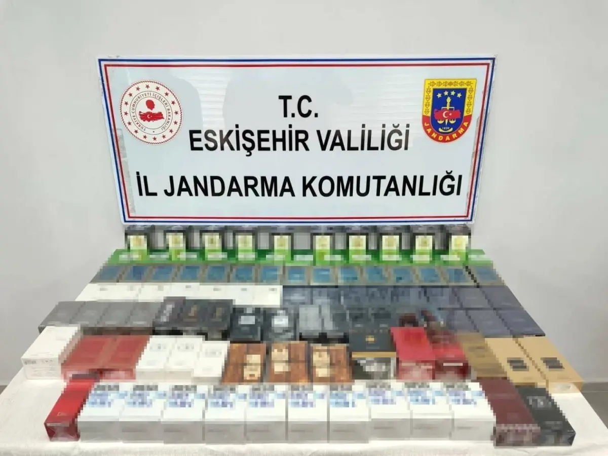 eskisehirde 550 bin tl degerinde kacak parfum ele gecirildi Halyd9Pd