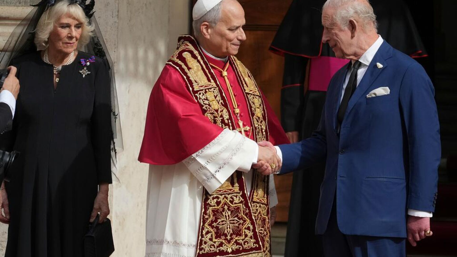 ingilterede prens andrew skandali buyurken kral charles vatikanda papa leo ile dua etti OxRYFdZ9.jpg