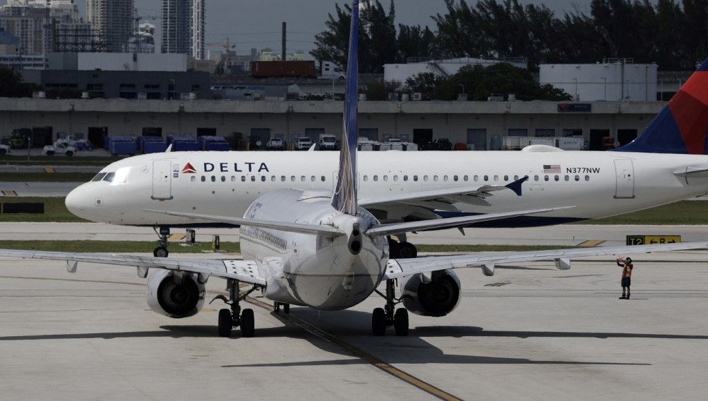 new yorkta iki ucak pistte carpisti vTTAbdvN