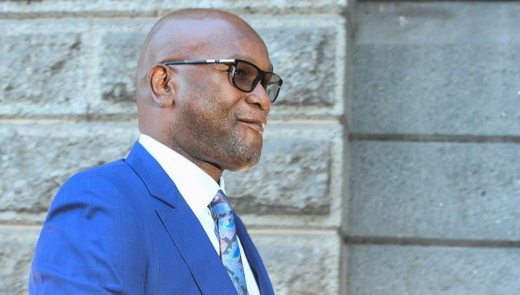 pariste gizemli olum guney afrika buyukelcisi 22 kattan dustu WaBJV53X