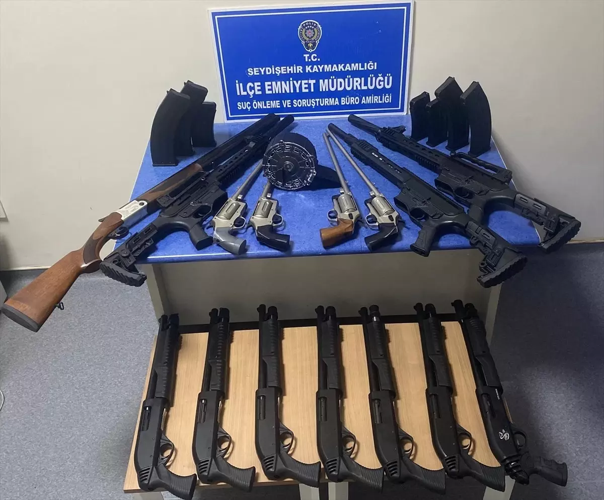 ruhsatsiz silahla yakalandi DShR75cC.jpg