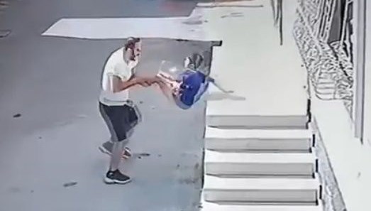 cocugu tutup yere firlatan supheli tutuklandi qF8a7efR.jpg