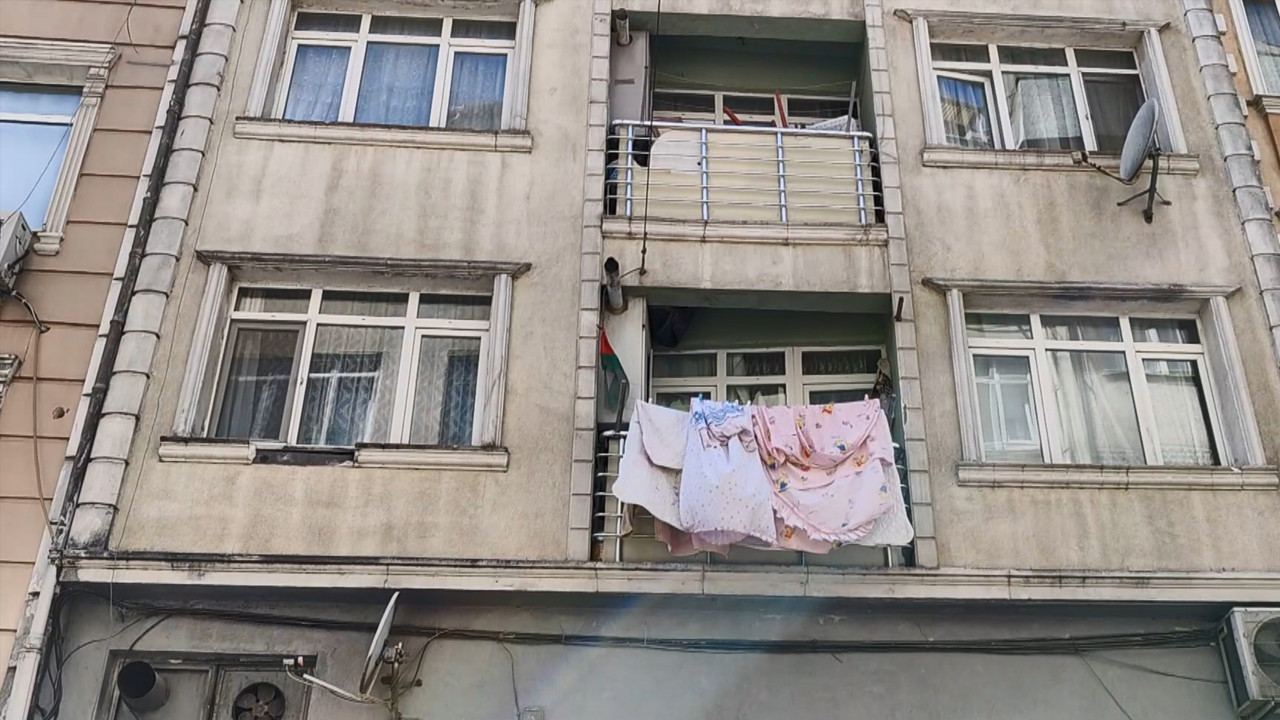 Fatih’te Pencereden Düşen Çocuk Hastanede Tedavi Altına Alındı