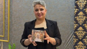 yerel-radyonun-sahibi-34-yasindaki-elif-cevahir-sahin-evinin-balkonunda-olu-bulundu-vwkNp6TO